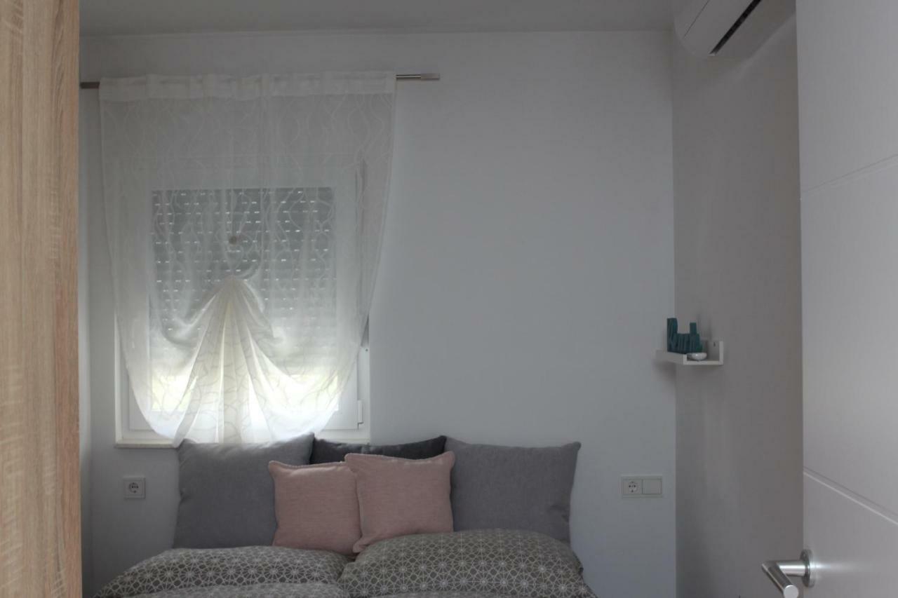 Apartments Mirela Vodice Esterno foto