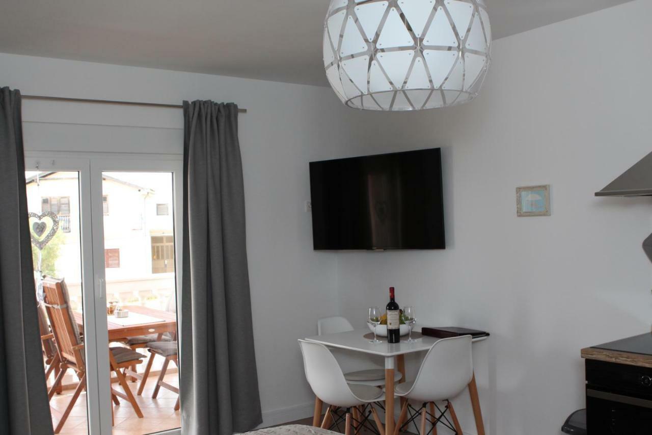 Apartments Mirela Vodice Esterno foto